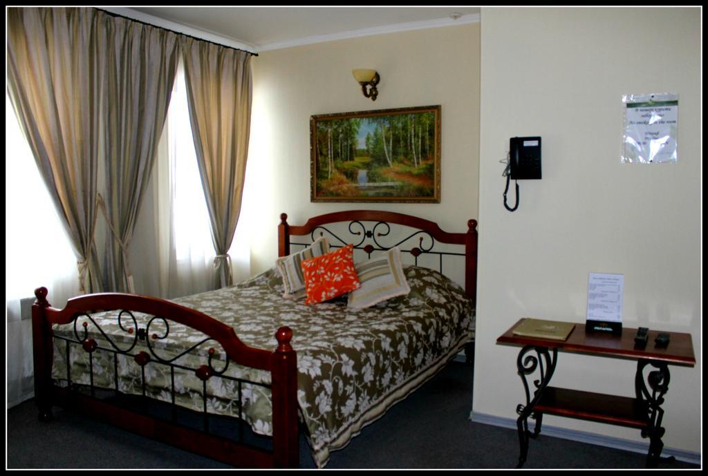 Edem Hotel Chubynske Exterior photo