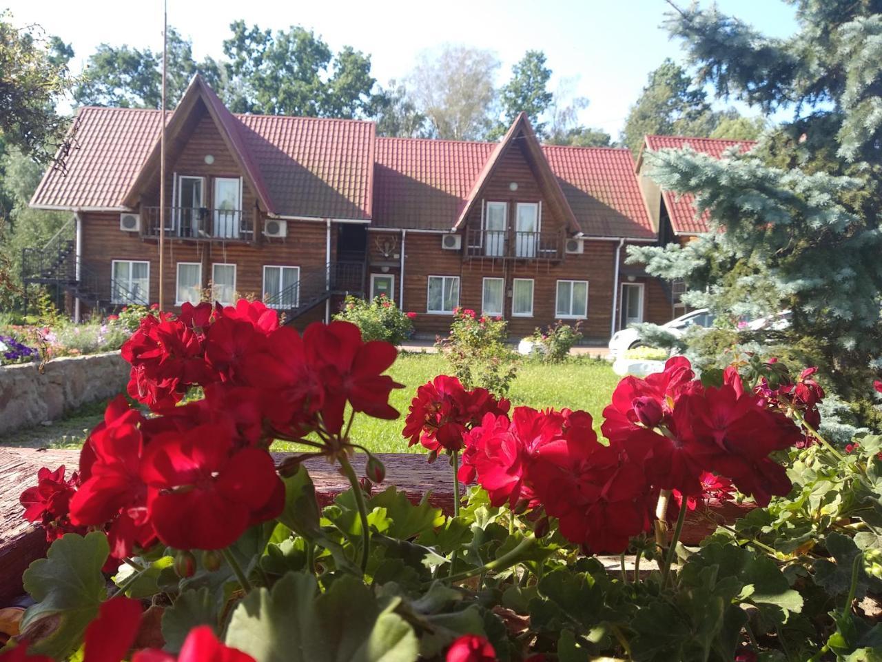 Edem Hotel Chubynske Exterior photo